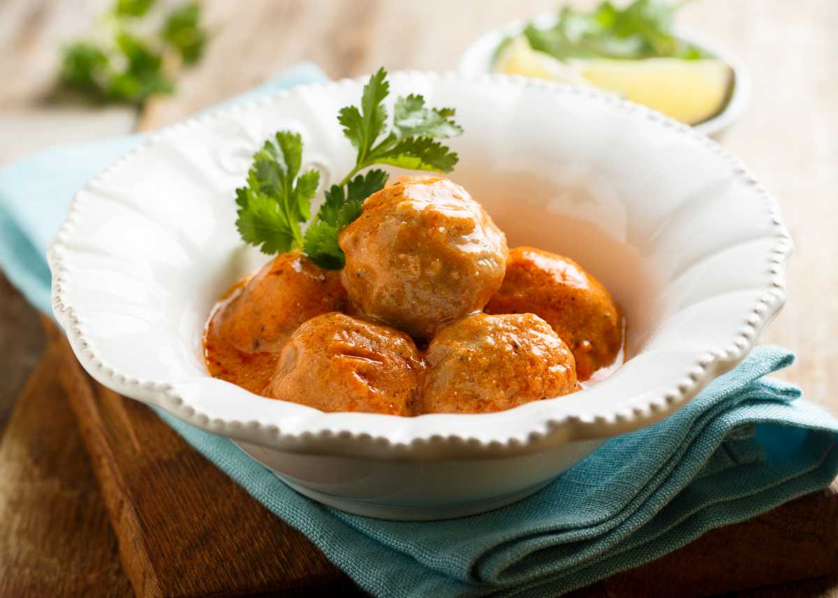 Albóndigas en salsa caseras (la MEJOR receta) - PequeRecetas