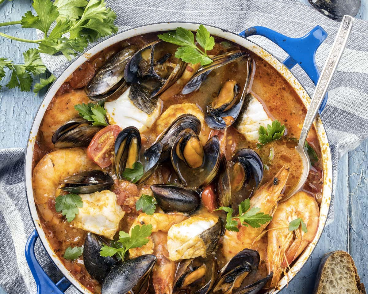 Zarzuela de pescado y marisco (receta tradicional) - PequeRecetas