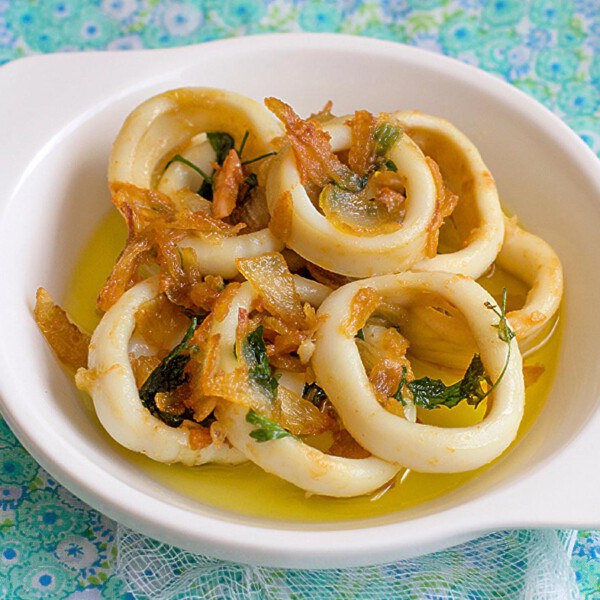 calamares encebollados
