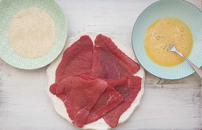 empanar filetes milanesa napolitana