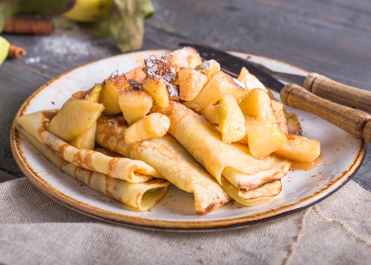 Crepes de manzana caramelizada