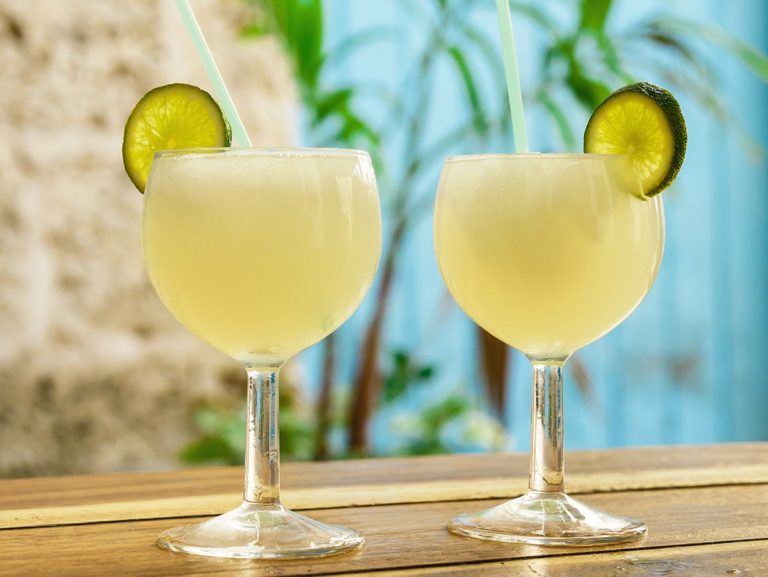 Cómo hacer DAIQUIRI (daikiri clásico y de frutas, con y sin alcohol