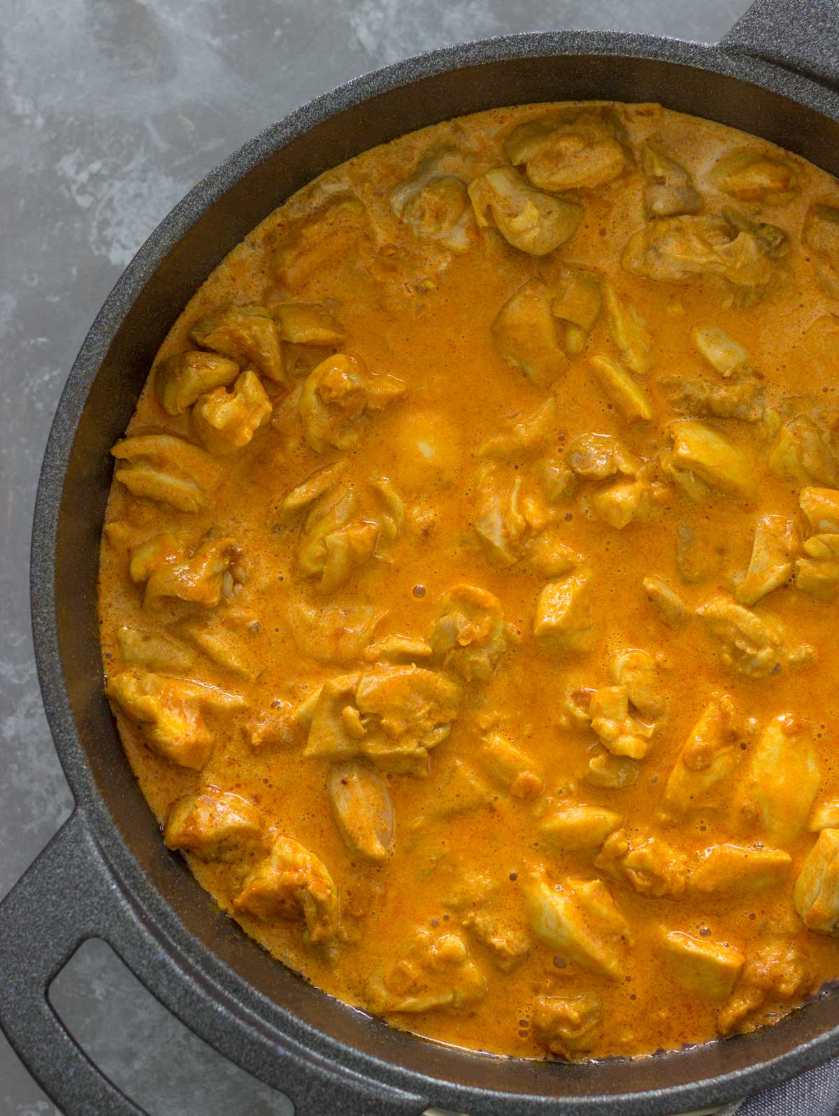 como hacer pollo al curry con nata