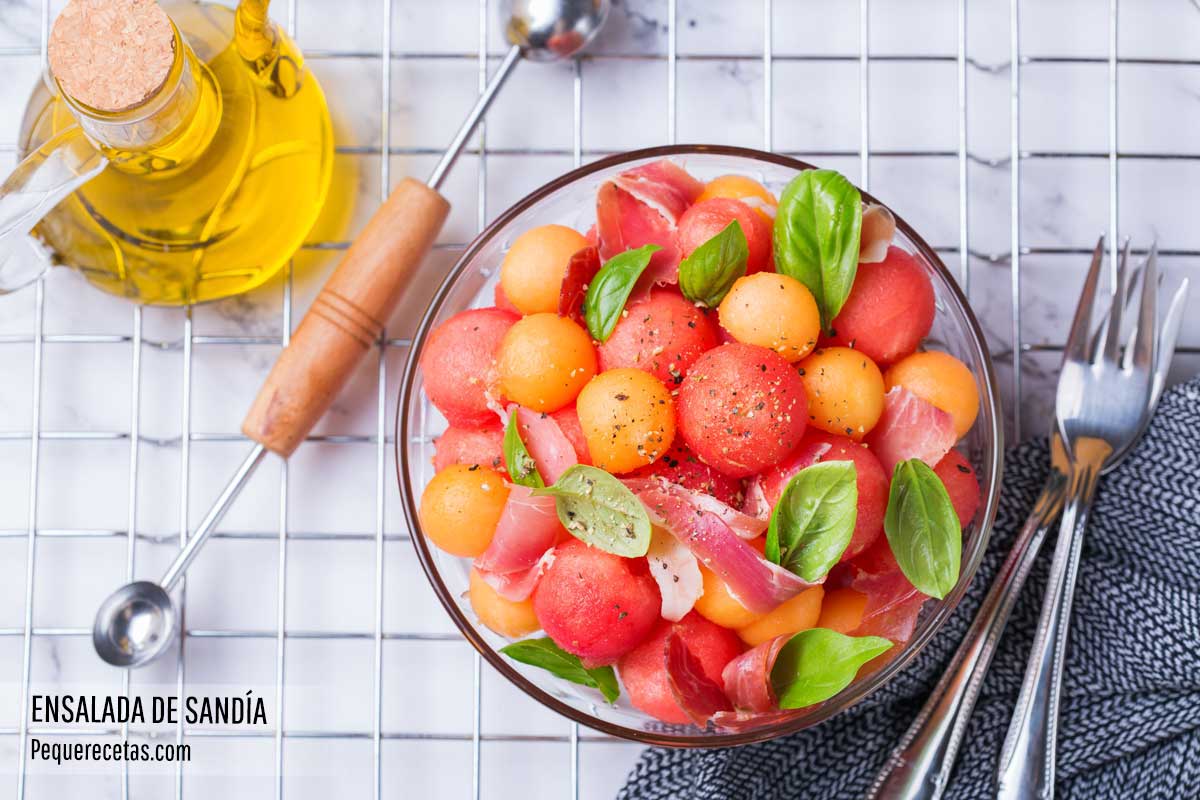 ensalada de bolas de sandia y melon con jamon