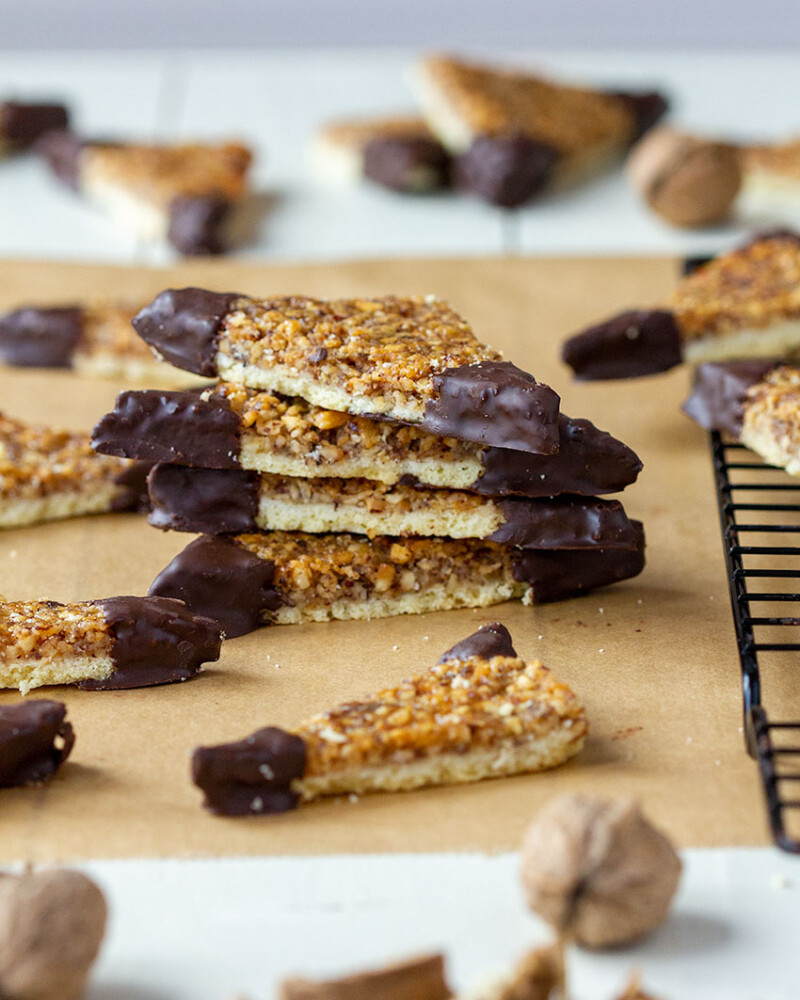 galletas nussecken - Triángulos de avellanas y chocolate (galletas Nussecken alemanas navideñas) Triángulos de avellana y chocolate (Galletas Nussecken)