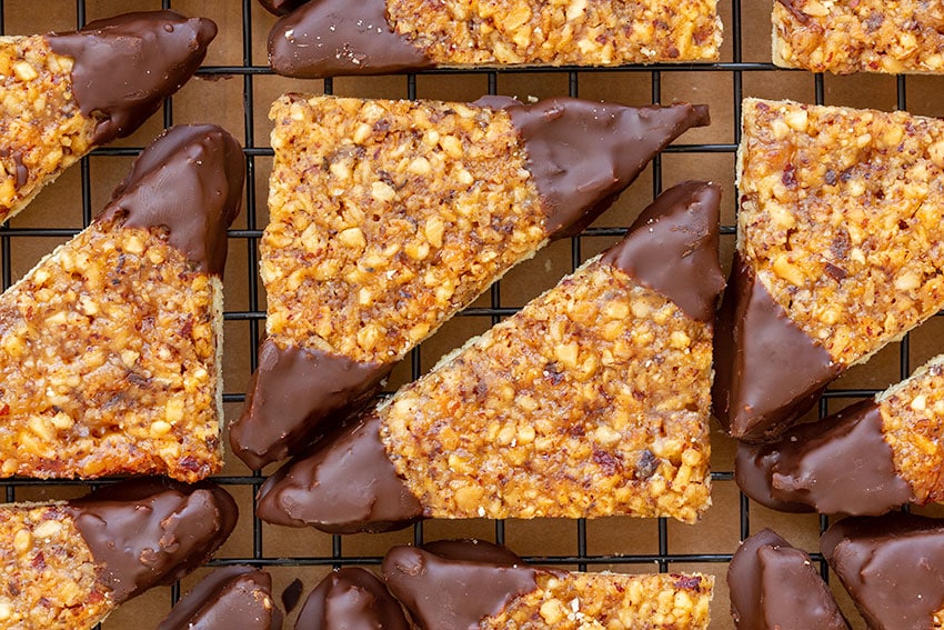 Triángulos de avellana y chocolate