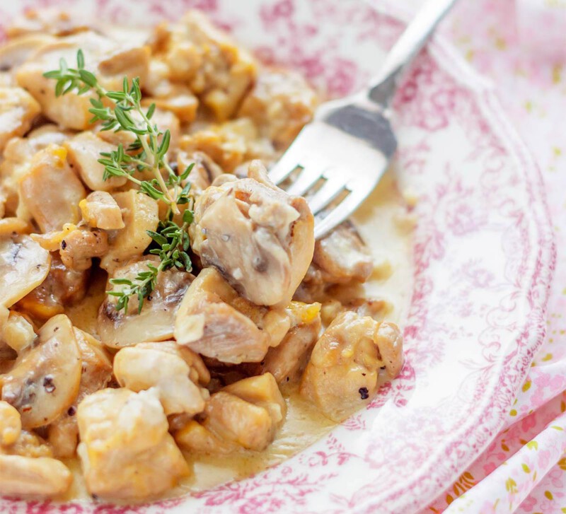 receta pollo con champiñones y nata