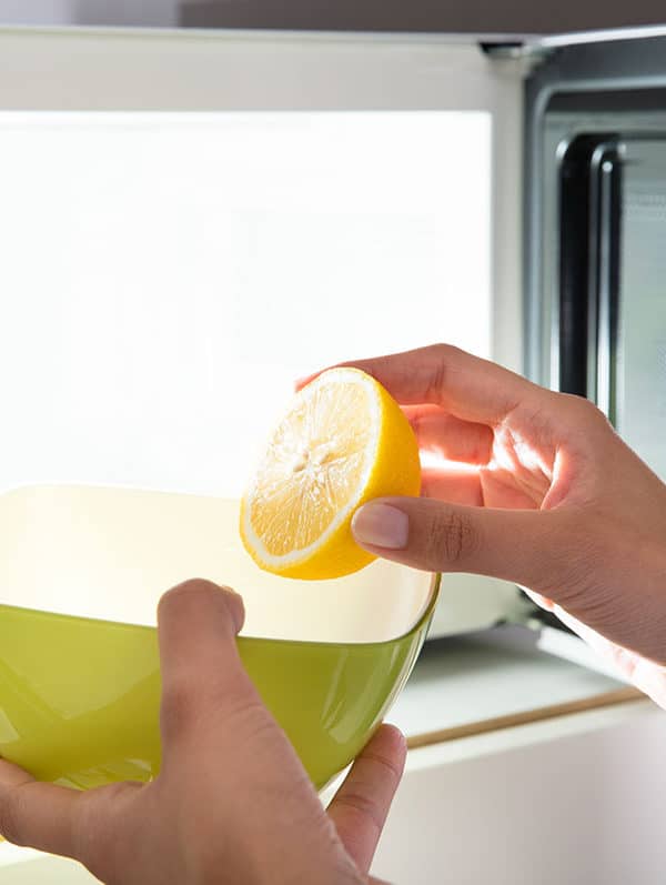 Cómo Limpiar El Microondas Con Limón