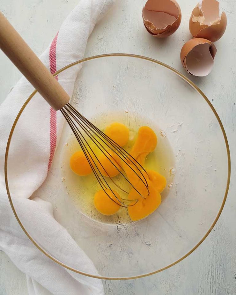 Tortilla de coliflor (receta saludable, ligera y fácil) PequeRecetas