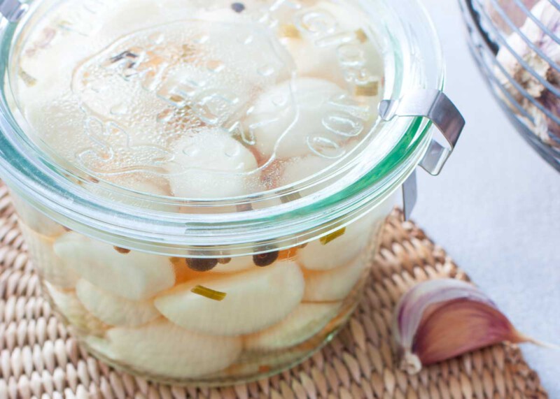 Cómo hacer ajos encurtidos (receta fácil para conservar ajos)