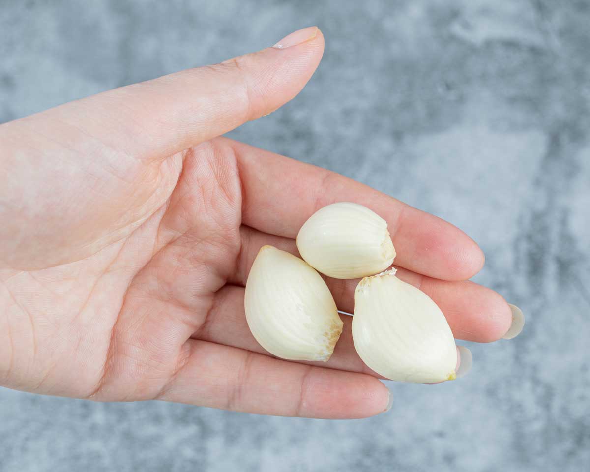 como quitar el olor a ajo de las manos