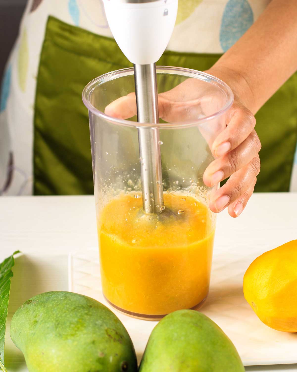 como hacer mango lassi bebida de mango y yogur India