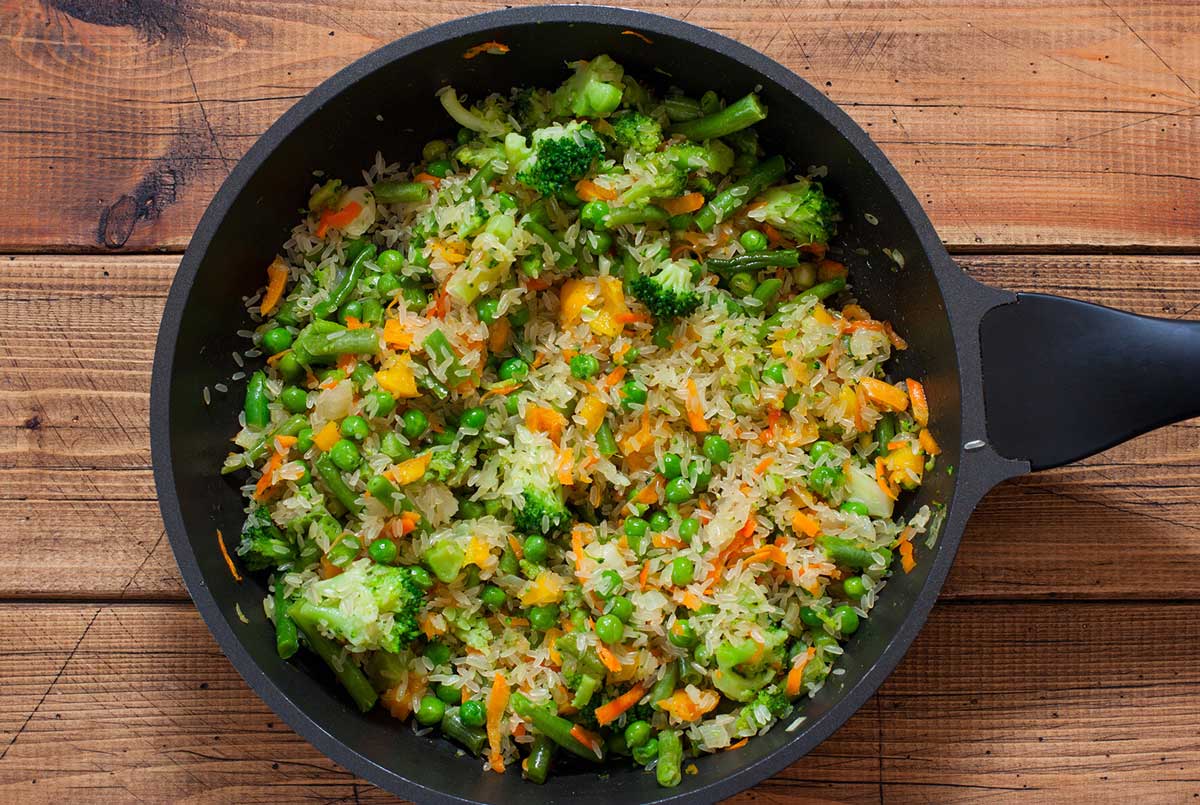 arroz blanco salteado con verduras