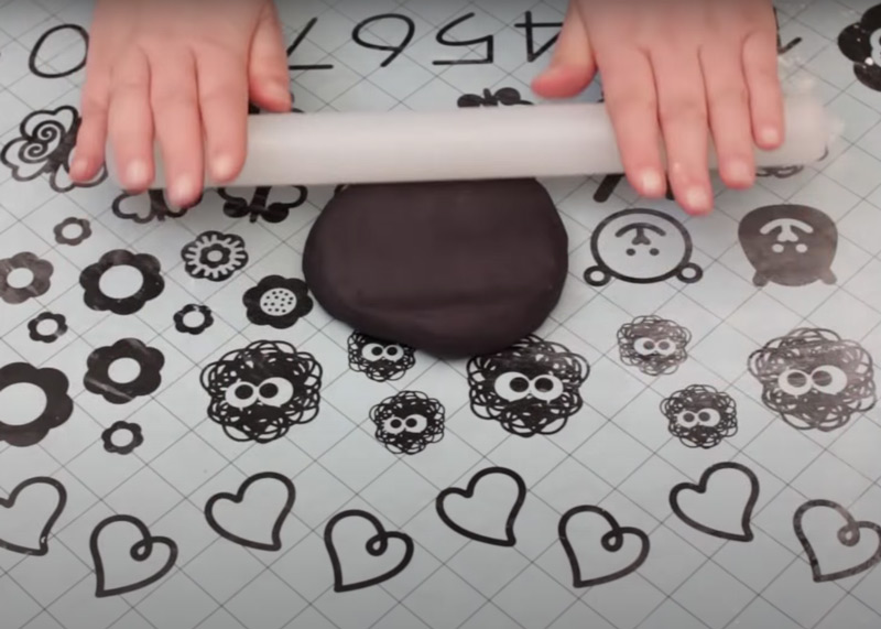 estirar fondant negro