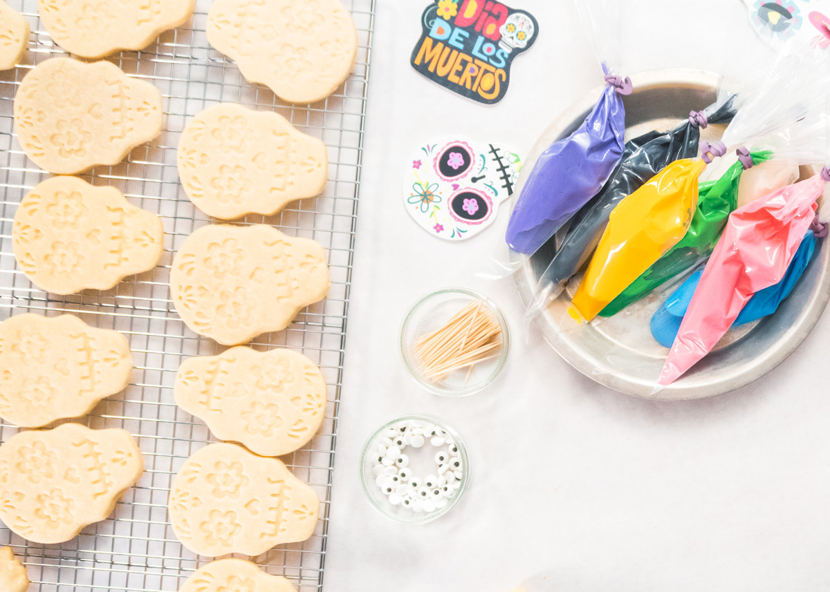 ingredientes para decorar galletas de calaveras de azucar