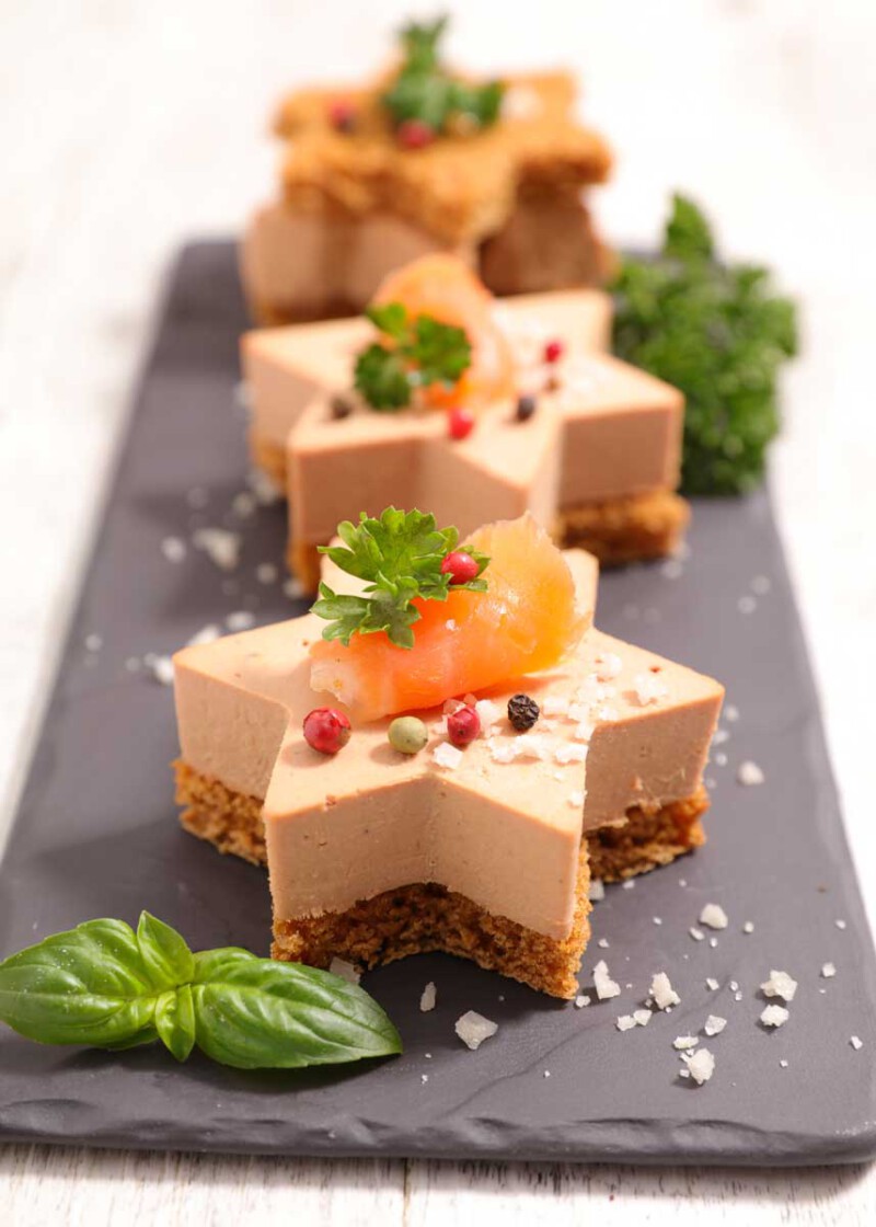 canapes de foie gras y salmon ahumado