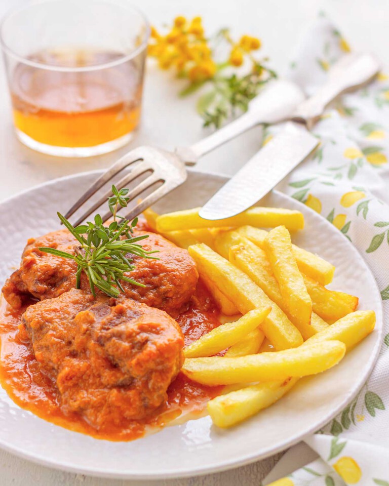 Carrilleras en salsa (3 recetas tradicionales) PequeRecetas