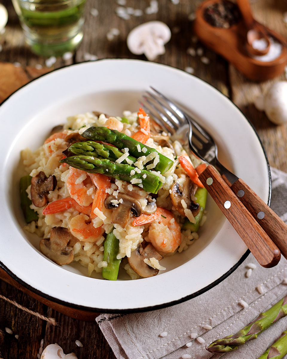 como hacer risotto con gambas, champiñones y espárragos trigueros