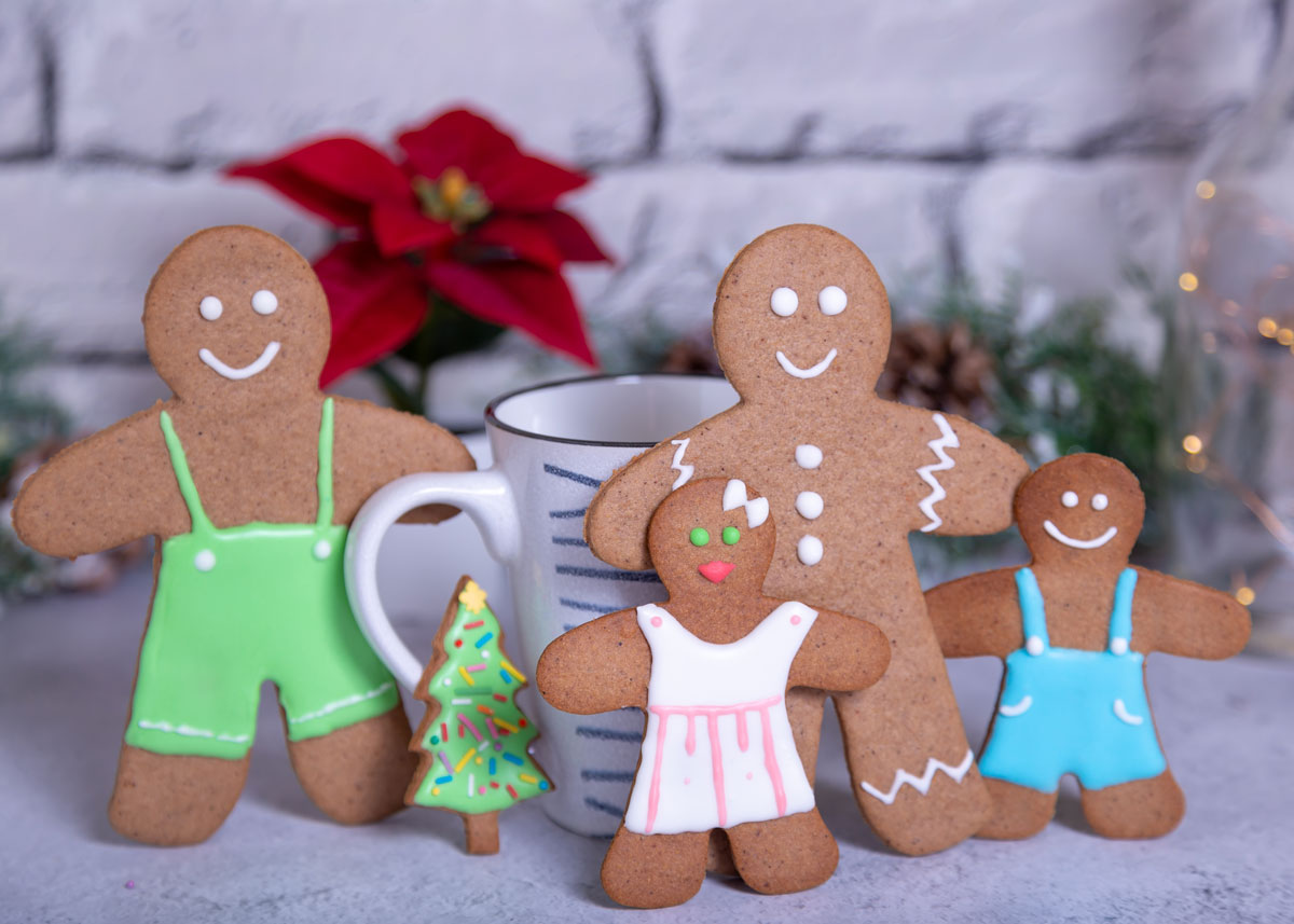 Familia Gingerbread Cookies