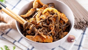 buckwheat soba noodles with chicken