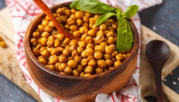crispy baked chickpeas with paprika
