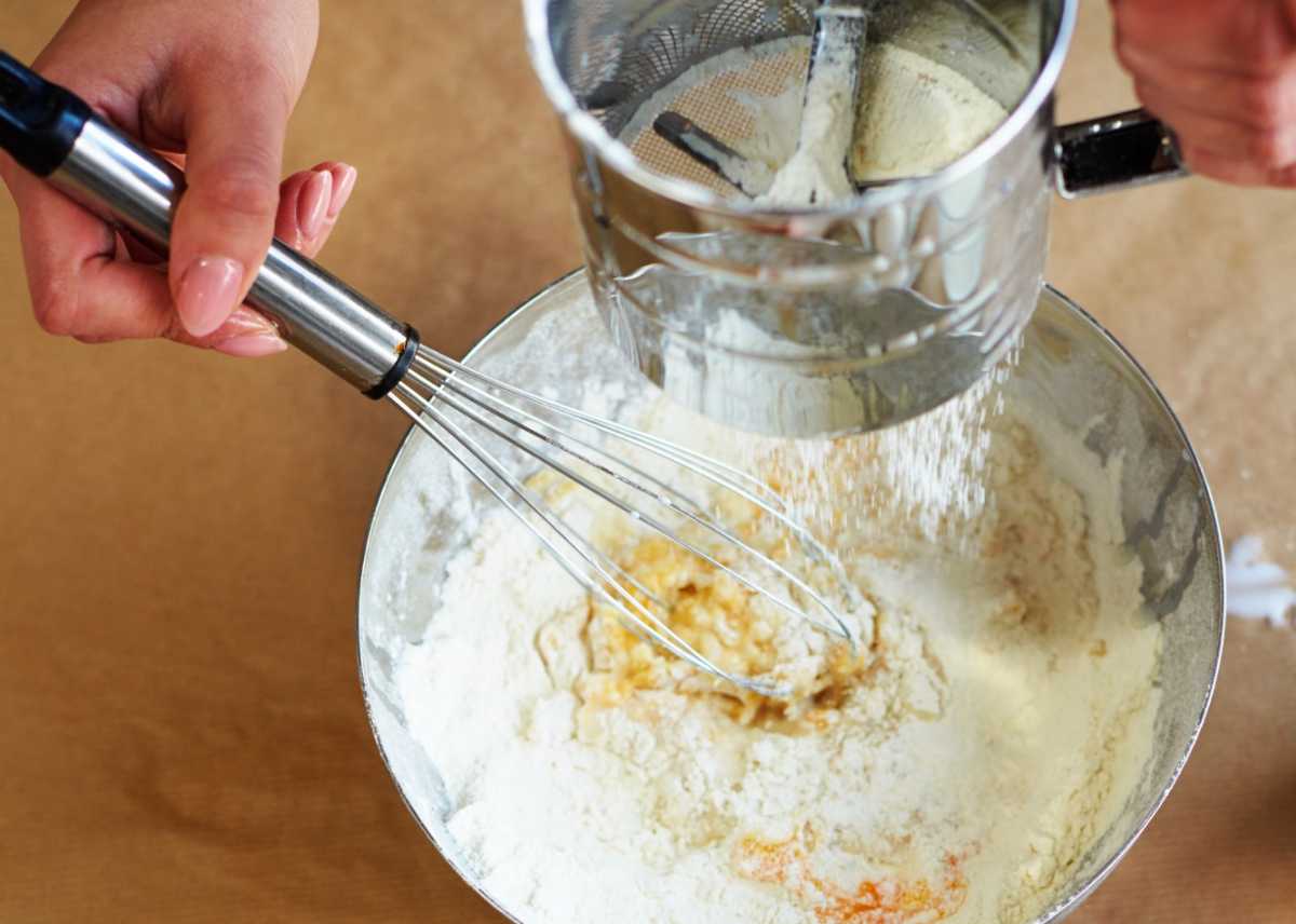 sifted flour for dough