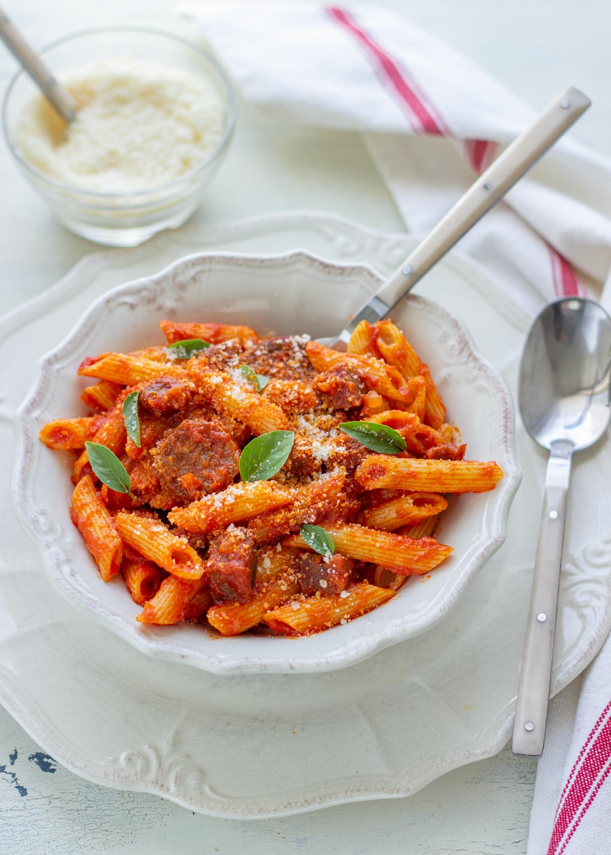 macaroni with chorizo ​​and tomato