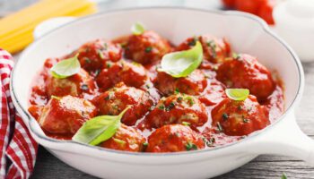 albondigas con tomate receta
