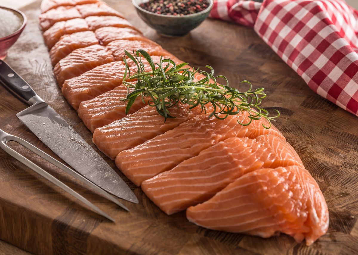 Como Cortar Salmon - Salmón A La Plancha (Receta Fácil Y Salsas Para Acompañarlo)