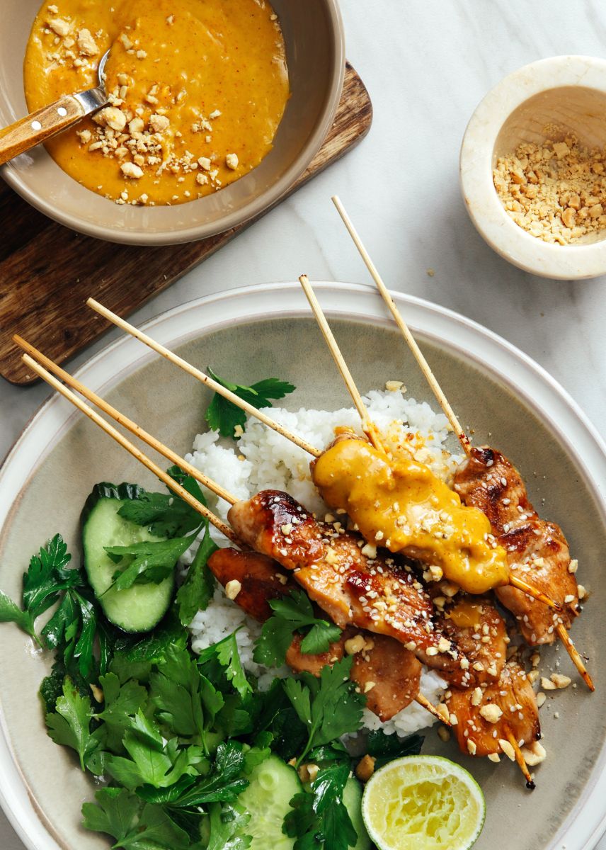how to make chicken satay with peanut sauce