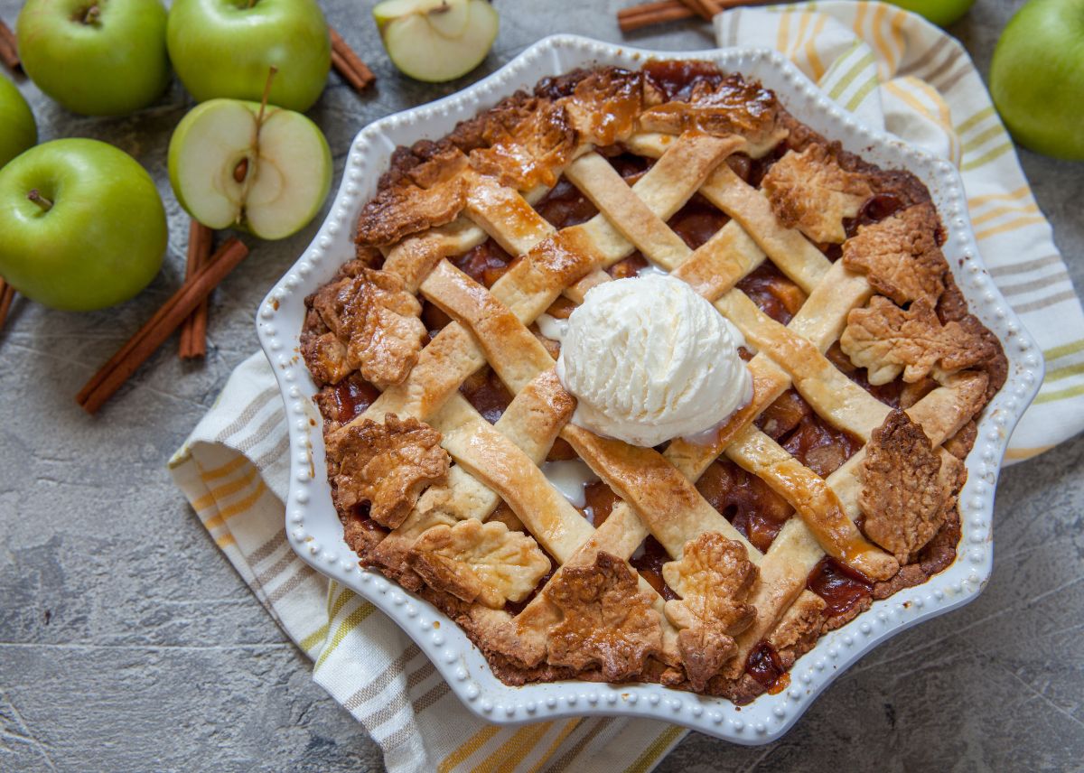 American Thermomix apple pie with shortcrust pastry