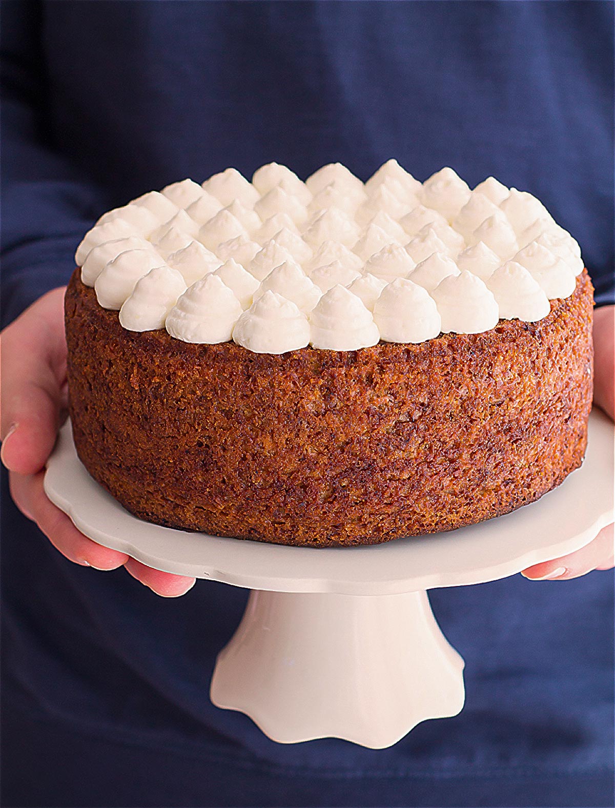 bizcocho de plátano y coco con frosting de queso