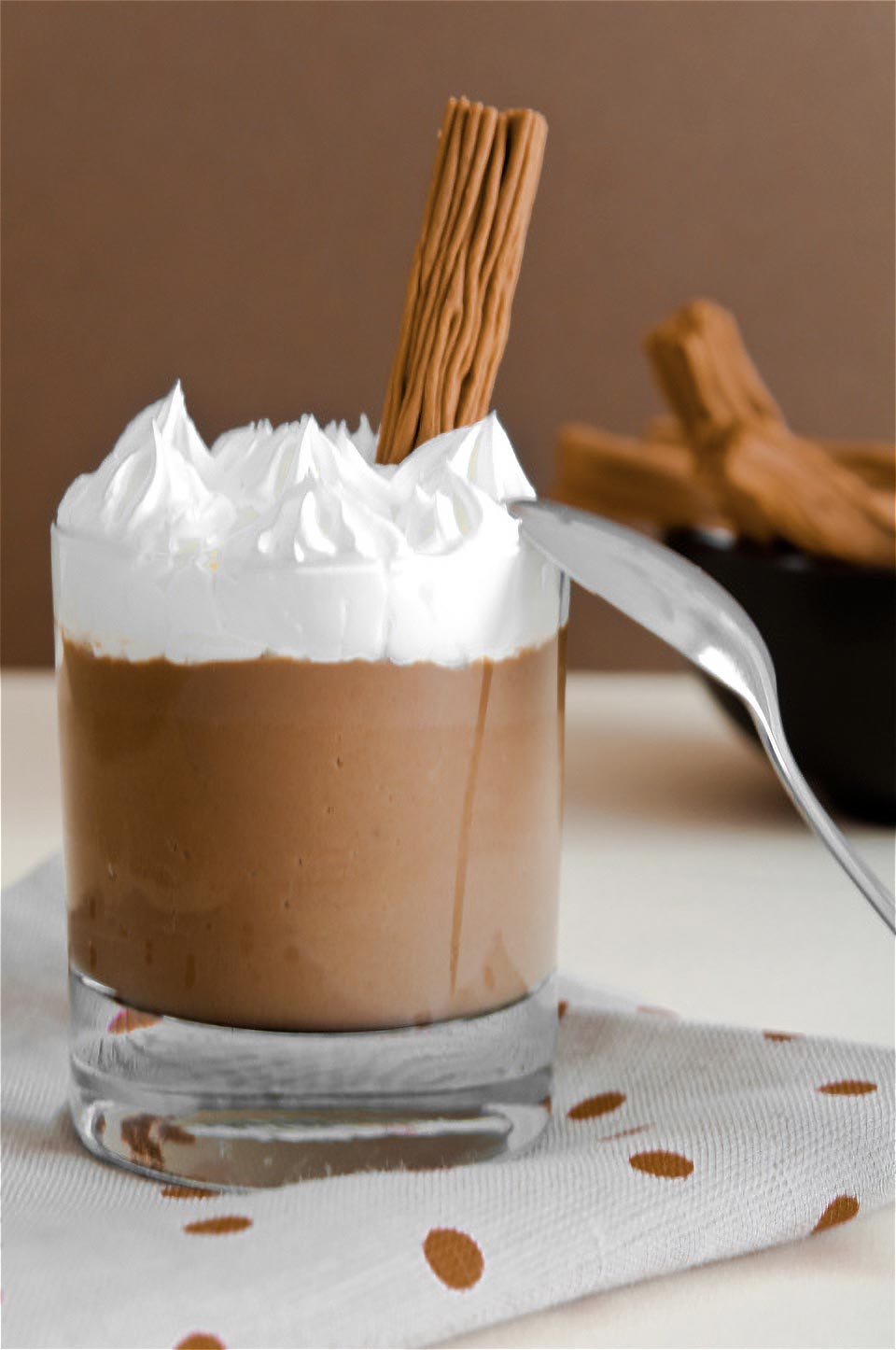 como hacer copas de chocolate y nata