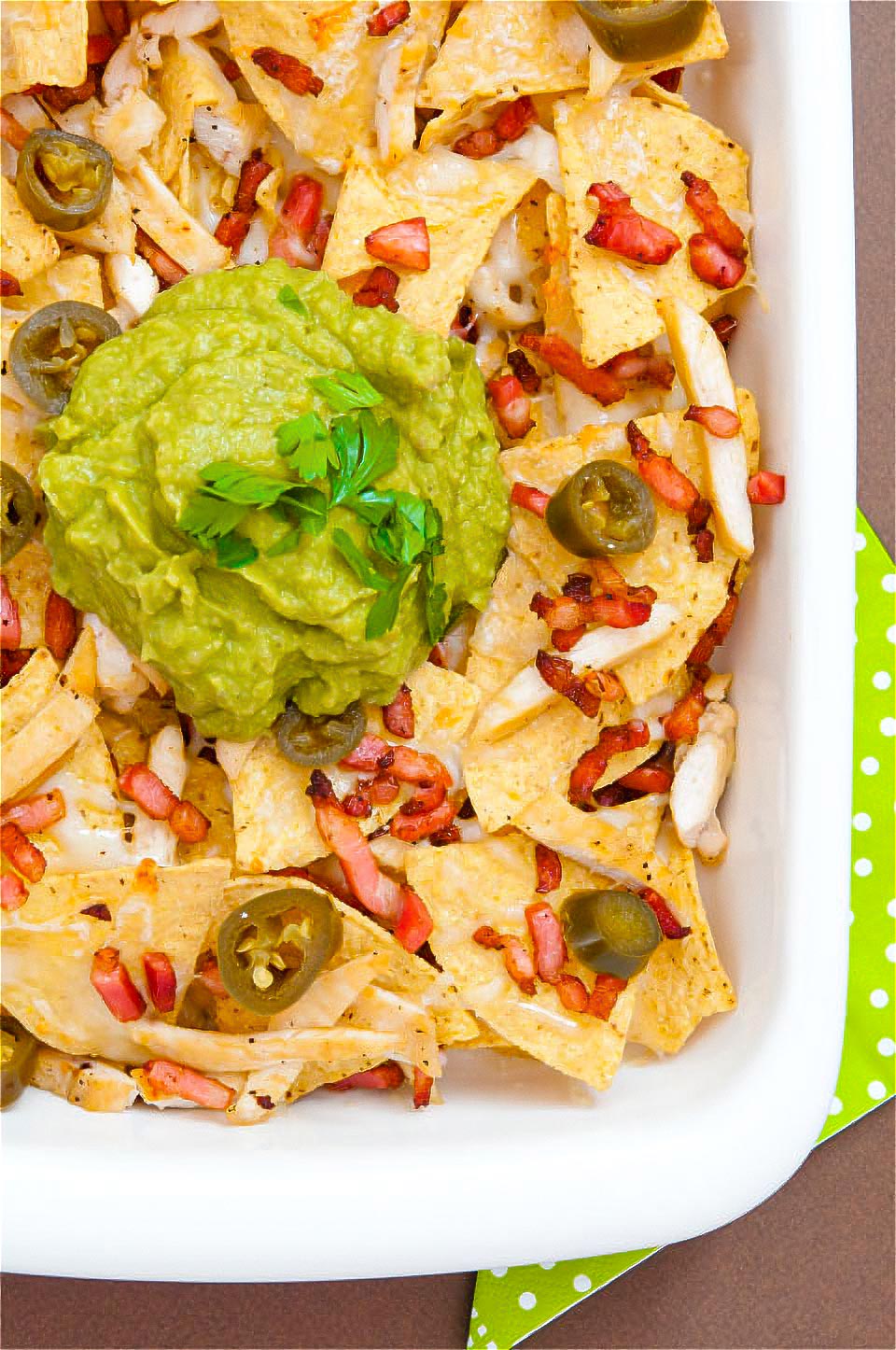 como hacer nachos machos con guacamole