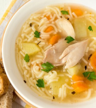 Como Hacer Sopa De Pollo Receta Fácil