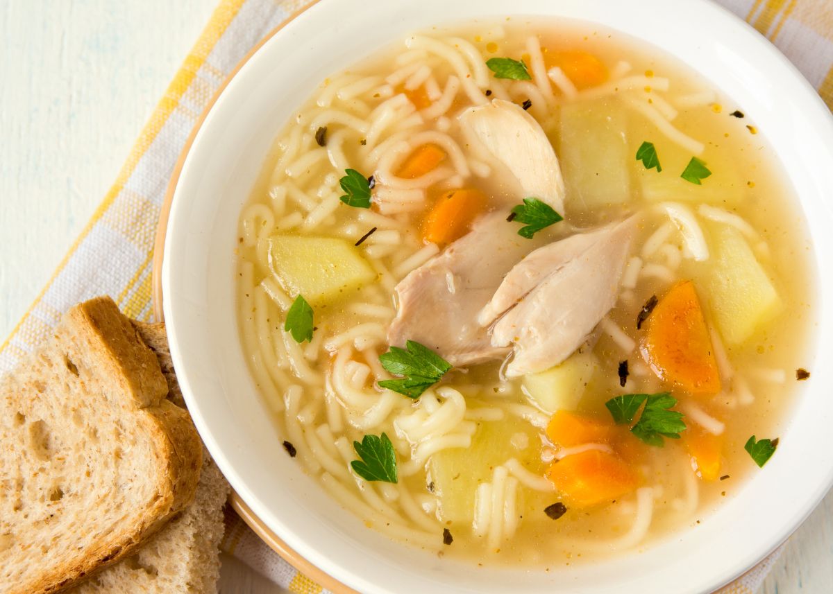 Como Hacer Sopa De Pollo Receta Fácil