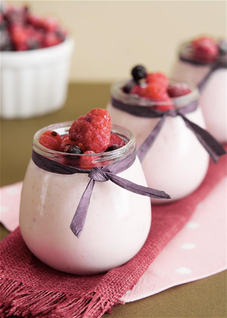 como hacer yogur casero con frutas del bosque