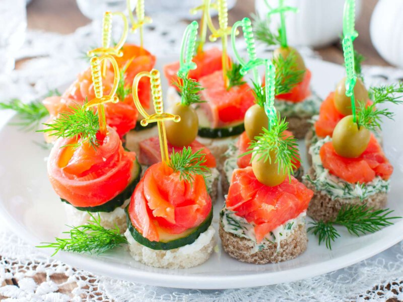canapes de navidad con salmon ahumado