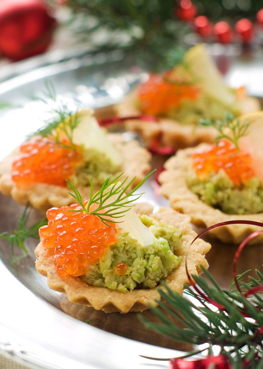 Tartaletas De Navidad Con Aguacate Y Caviar