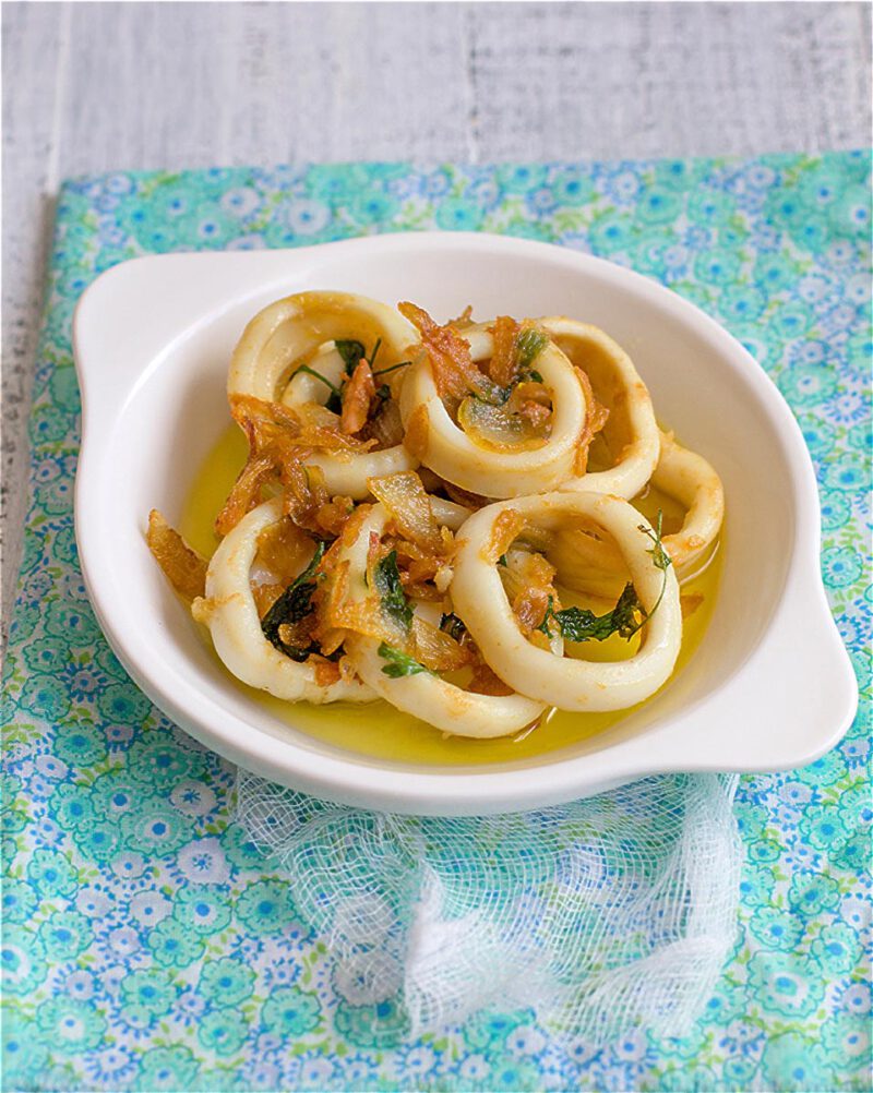 calamares encebollados receta fácil