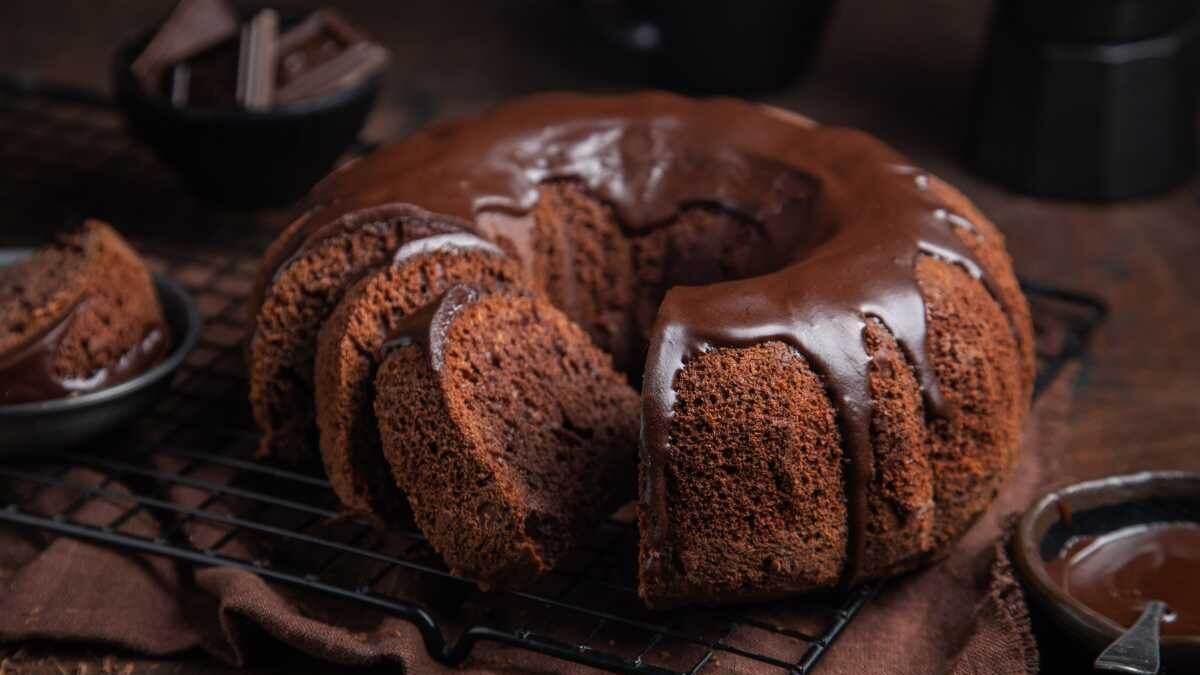 bizcocho de chocolate en freidora de aire