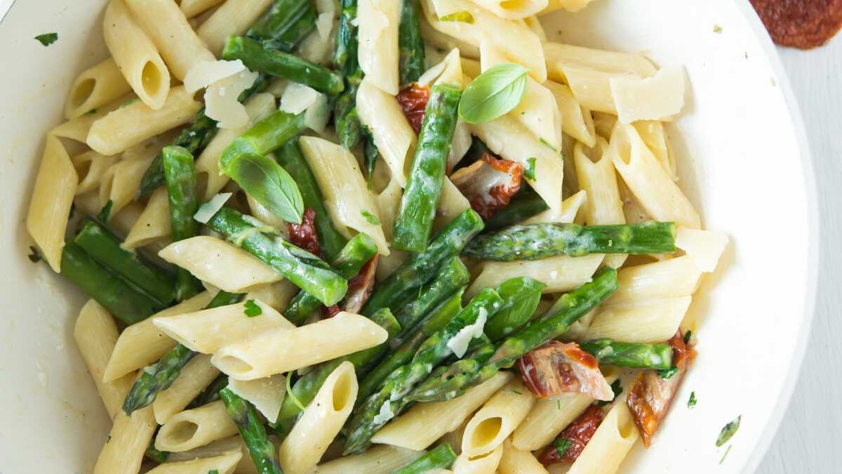 pasta con espárragos receta