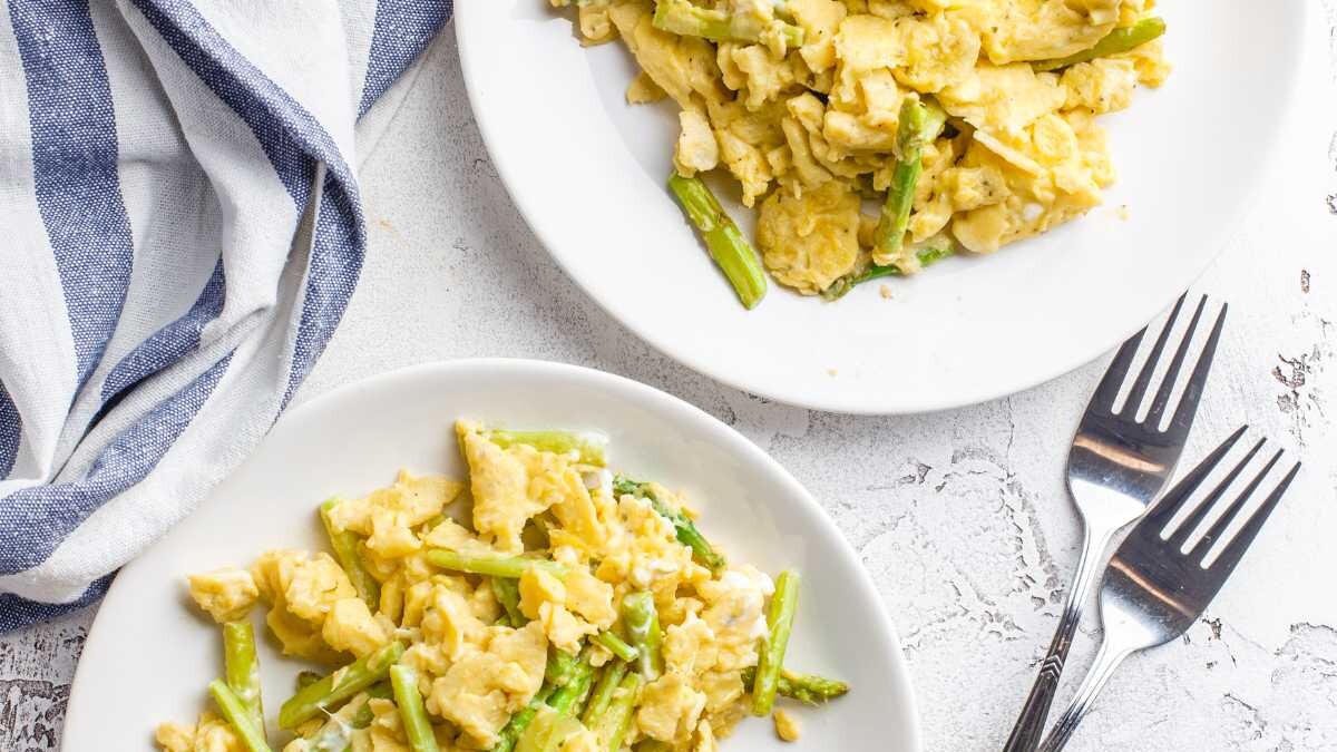 revuelto de espárragos