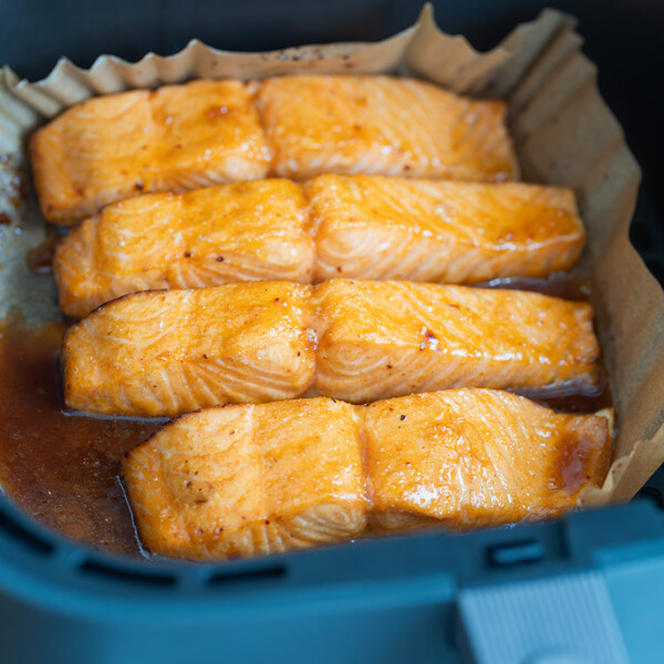 Salmón con soja y miel en airfryer