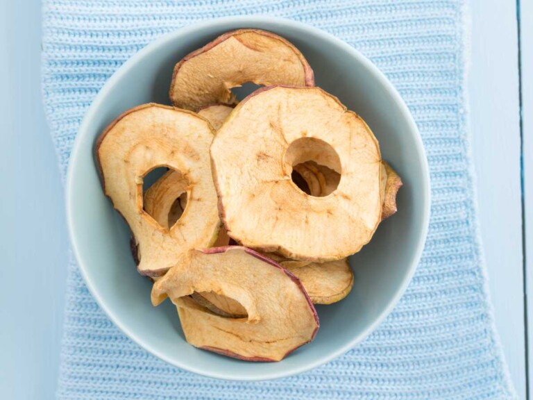 chips de manzana al horno o en freidora de aire