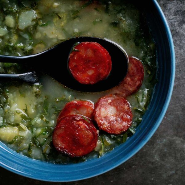 caldo verde portugués