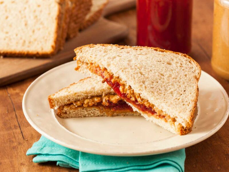 sándwich de mantequilla de cacahuete y mermelada