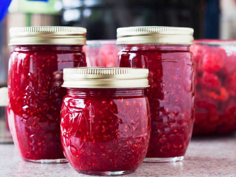 envasar mermelada de frambuesa