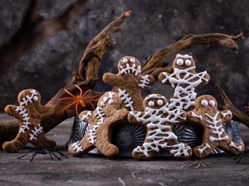 galletas momias de Halloween de jengibre