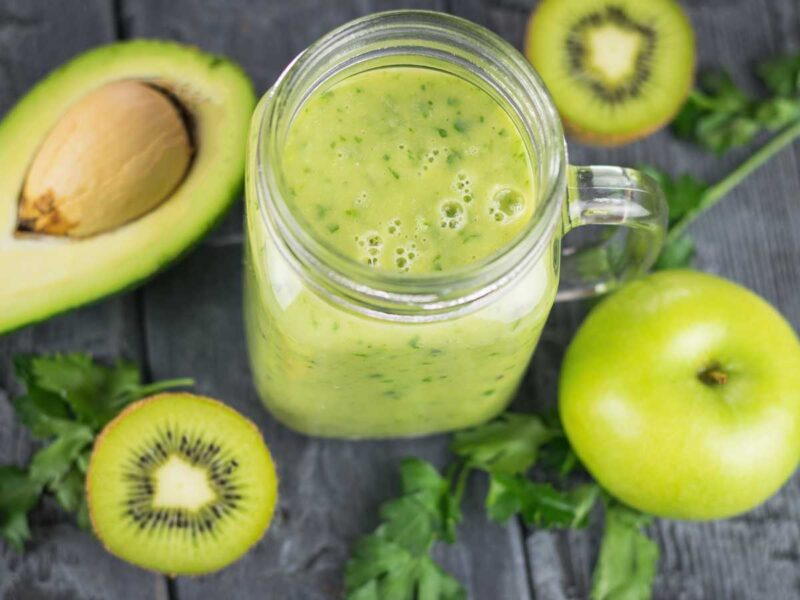 batido de kiwi manzana y aguacae